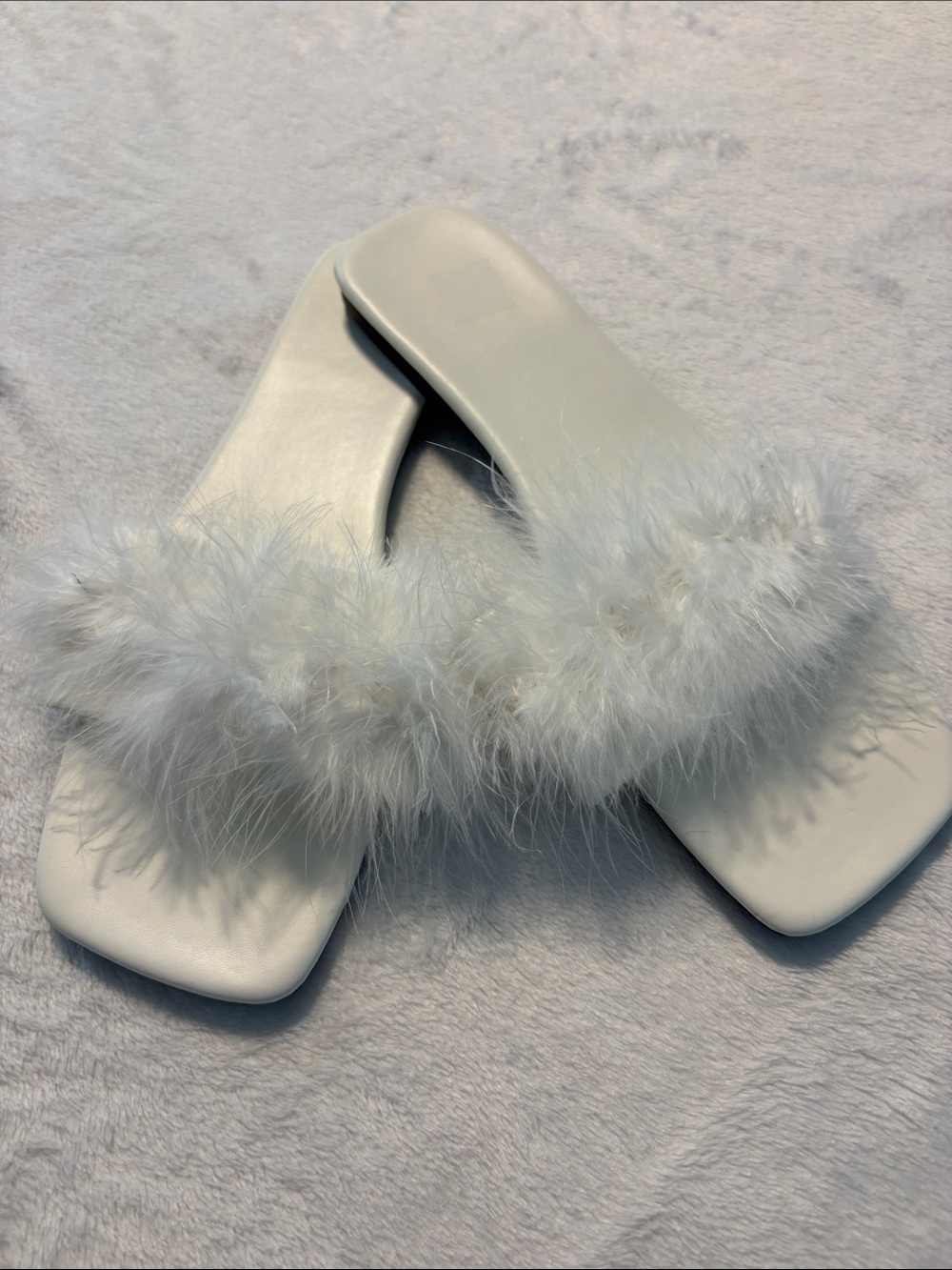SHEIN White Marabou Feather Slide Mules